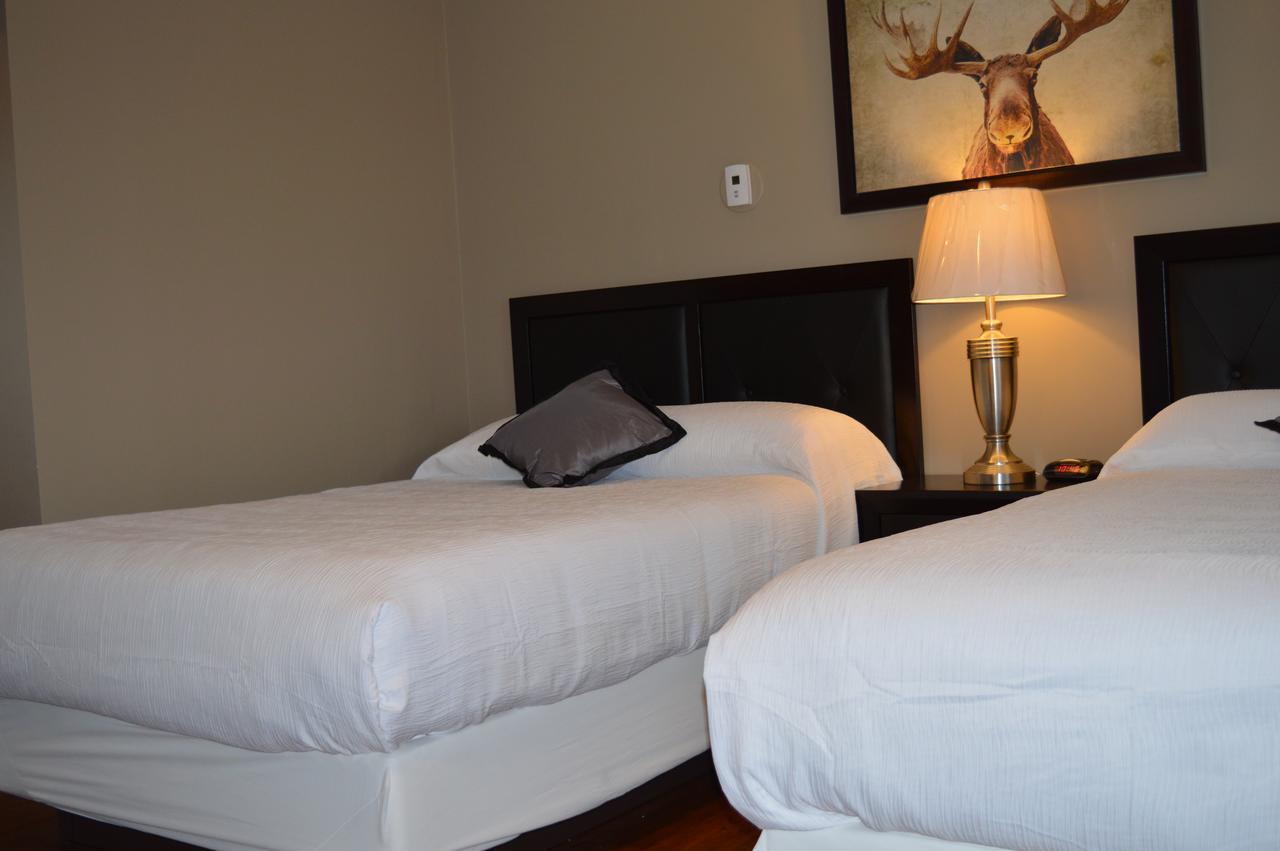 94 Motel & Rv Park 100 Mile House Экстерьер фото