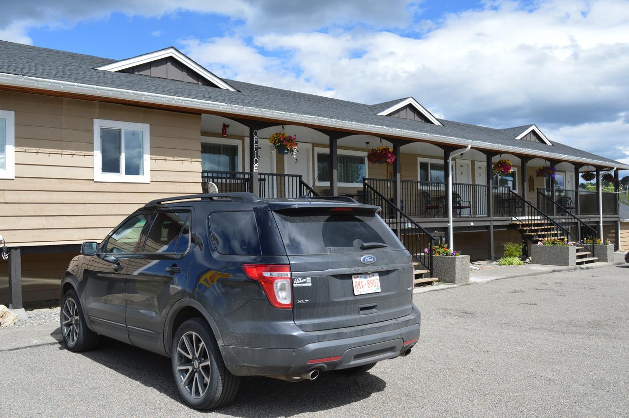 94 Motel & Rv Park 100 Mile House Экстерьер фото