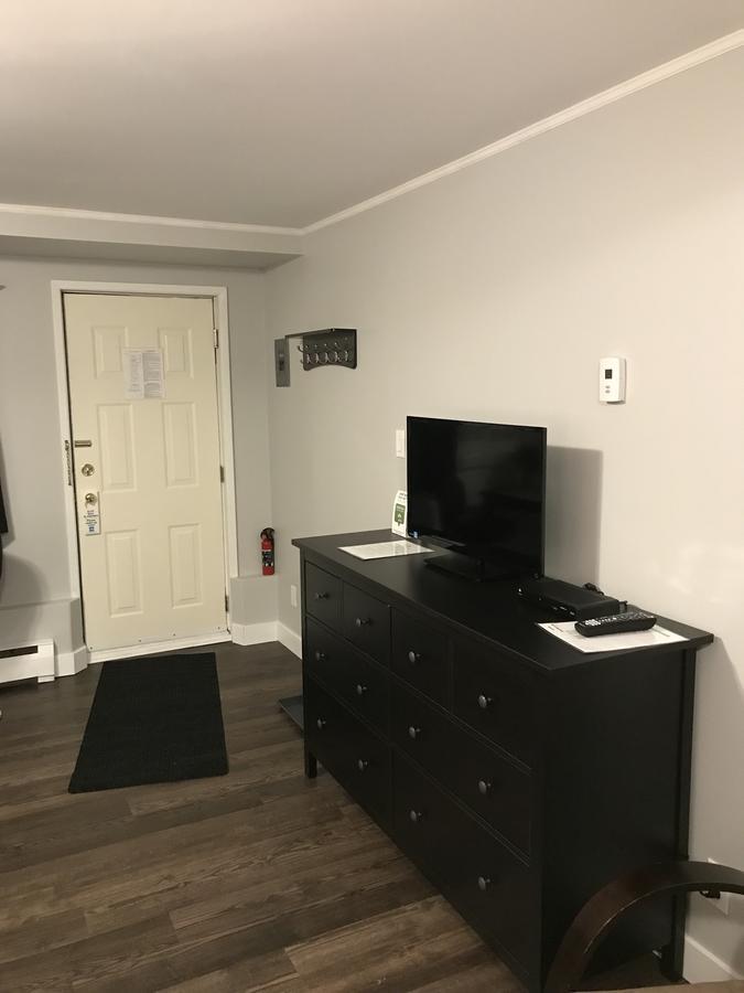 94 Motel & Rv Park 100 Mile House Экстерьер фото